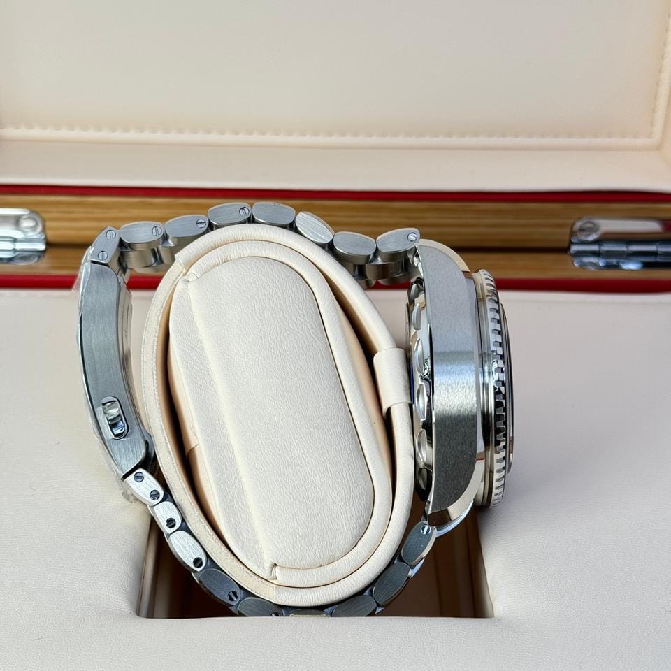 Omega Seamaster Ultra Deep 6000 MPlanet Ocean 6000 M 45.50mm - 215.30.46.21.03.001 - Ultra Deep