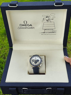 Omega Speedmaster Professional Moonwatch'Silver Snoopy Award' completamente nuevo jamás usado
