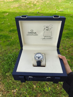 Omega Speedmaster Professional Moonwatch'Silver Snoopy Award' completamente nuevo jamás usado