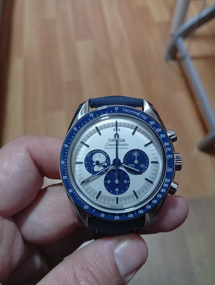 Omega Speedmaster Professional Moonwatch'Silver Snoopy Award' completamente nuevo jamás usado