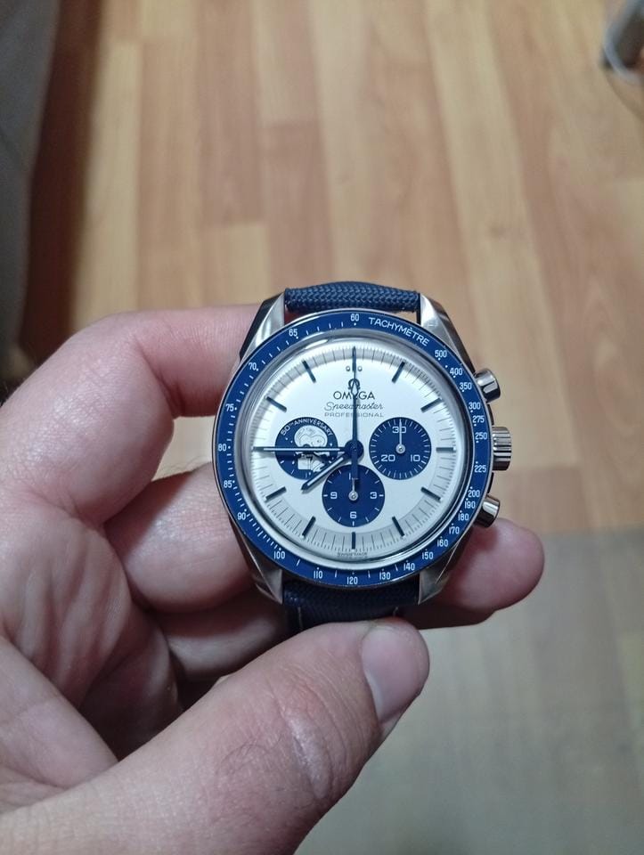 Omega Speedmaster Professional Moonwatch'Silver Snoopy Award' completamente nuevo jamás usado