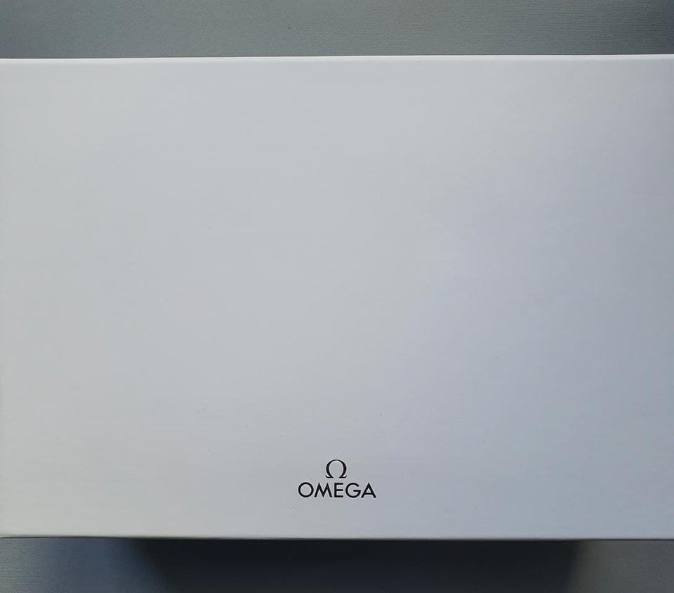 Omega Speedmaster Dark Side of the Moon (Grey Side of the Moon) (New) Purchased in Oct 2025 plus a New Wolf Watch Winder