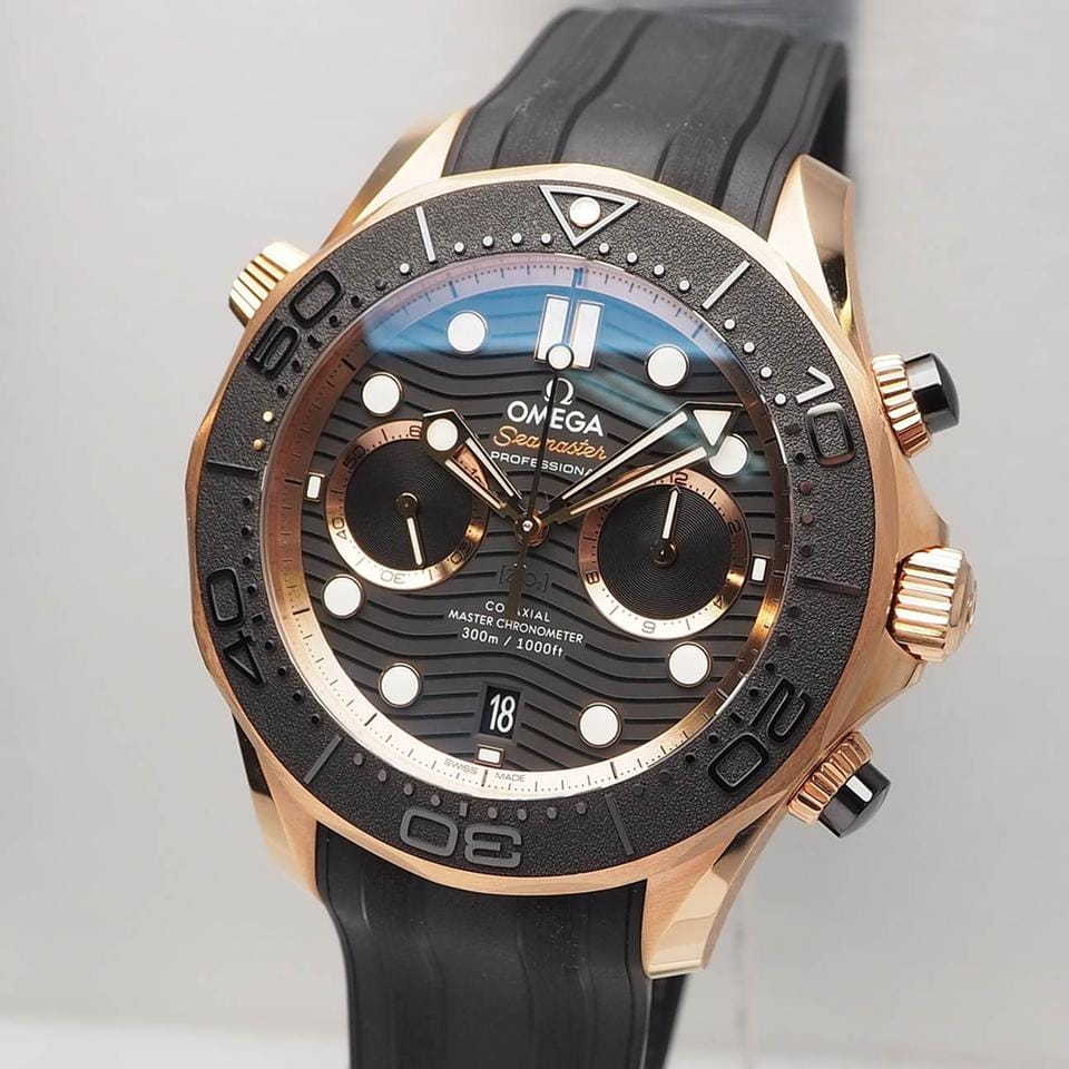 Omega Seamaster Diver 300 MChronograph 300 M 44 mm 18k Gold B&P NEW Neu/ungetragen