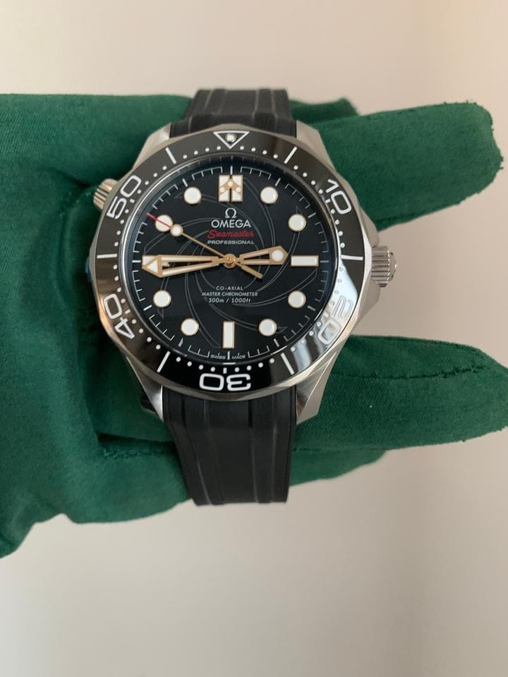 Omega Seamaster Diver 300 MJames Bond 007 Two-Watch Set 50th Anniversary Full Set New NOS