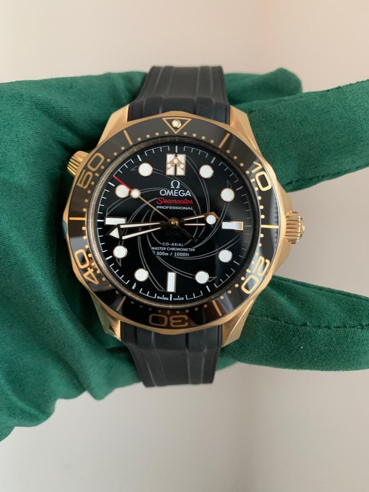 Omega Seamaster Diver 300 MJames Bond 007 Two-Watch Set 50th Anniversary Full Set New NOS