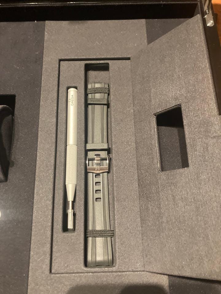 Omega Seamaster Diver 300 MJames Bond 007 Platin 50 Stück