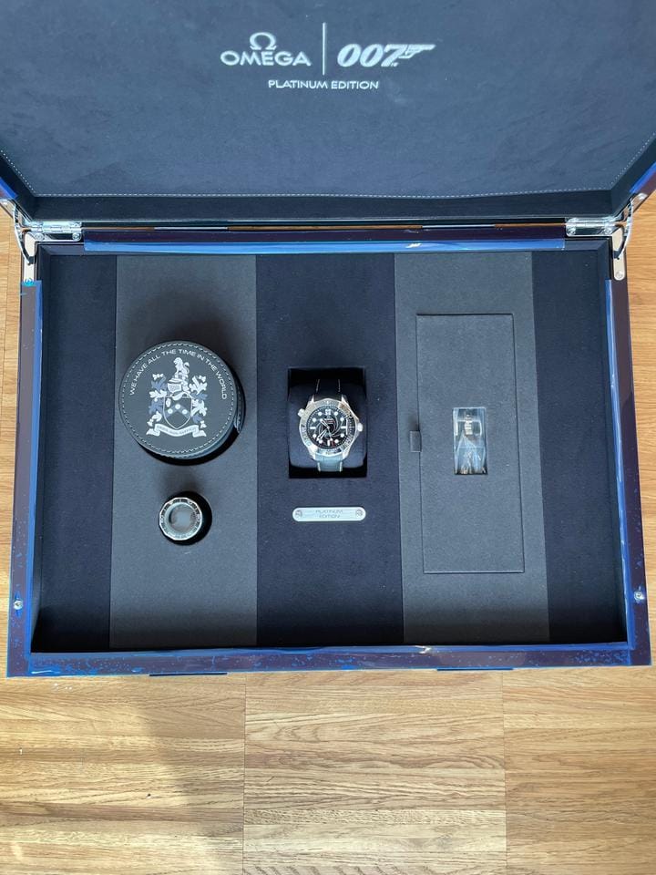 Omega Seamaster Diver 300 MJames Bond PLATIN Numbered Edition