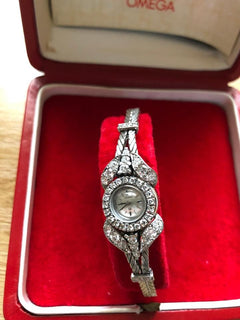 Omega19840703 FULL SET. BOX PAPERS ETC. MINT CONDITION. 18 K W GOLD