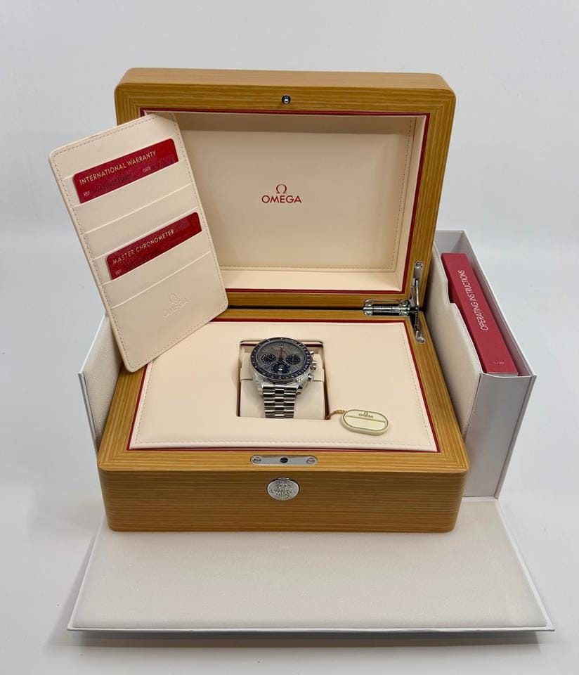 Omega New 2026 - Speedmaster Moonphase Meteorite Dial - 304.30.43.52.06.001