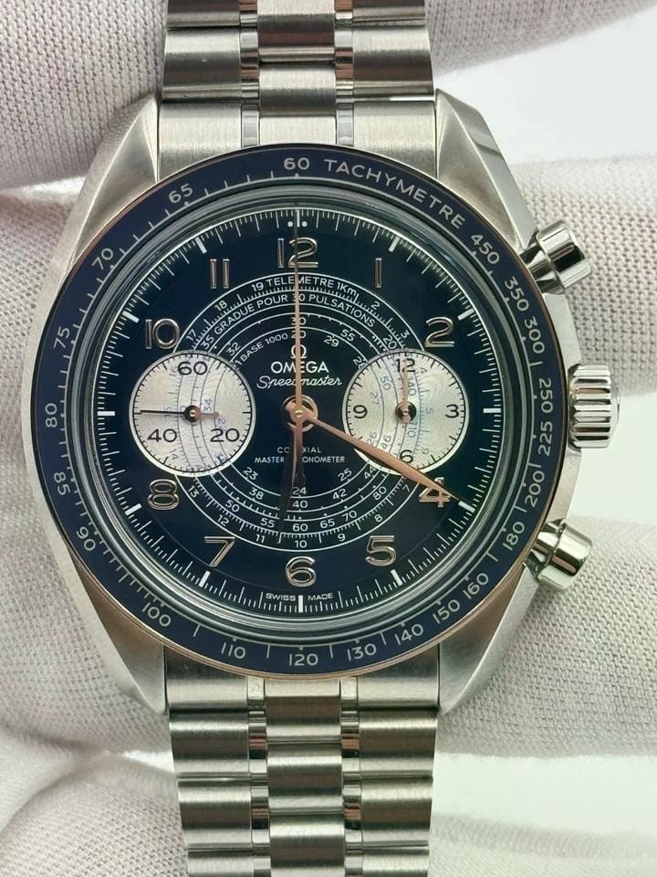 Omega Speedmaster Chronoscope Master Chronometer Unworn Watch and Warranty Cards 08/24 dated