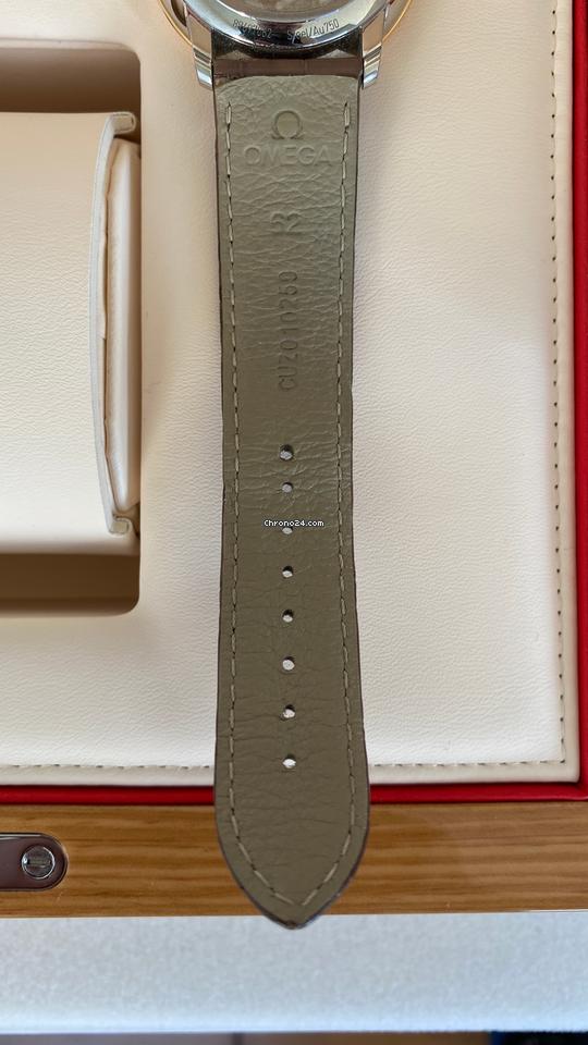 Omega De Ville Prestige Co-axial Power Reserve Beautiful watch in very good condition (rarely worn).