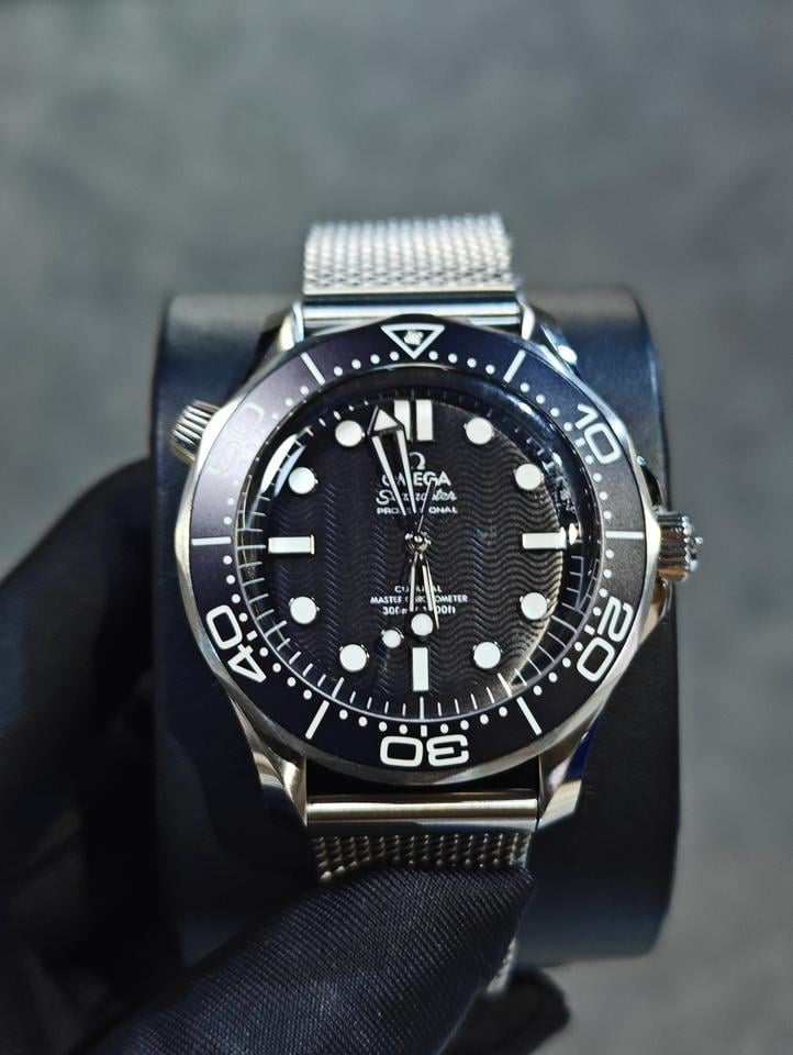 Omega Seamaster Diver 300 MBasel one Seamaster Diver 300m Black dial milan strap 5 years international warranty