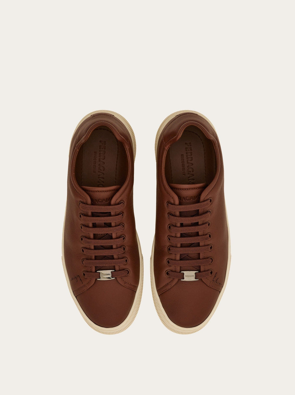 Elastic lace sneaker