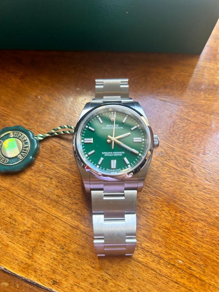 Rolex | Oyster Perpetual | 126000 | Steel | Green | Automatic