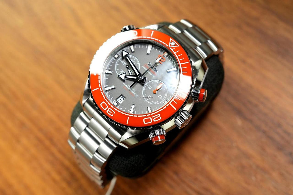Omega Seamaster Planet Ocean Chronograph600 M analog Co-Axial Master Chronometer 215.30.46.51.99.001