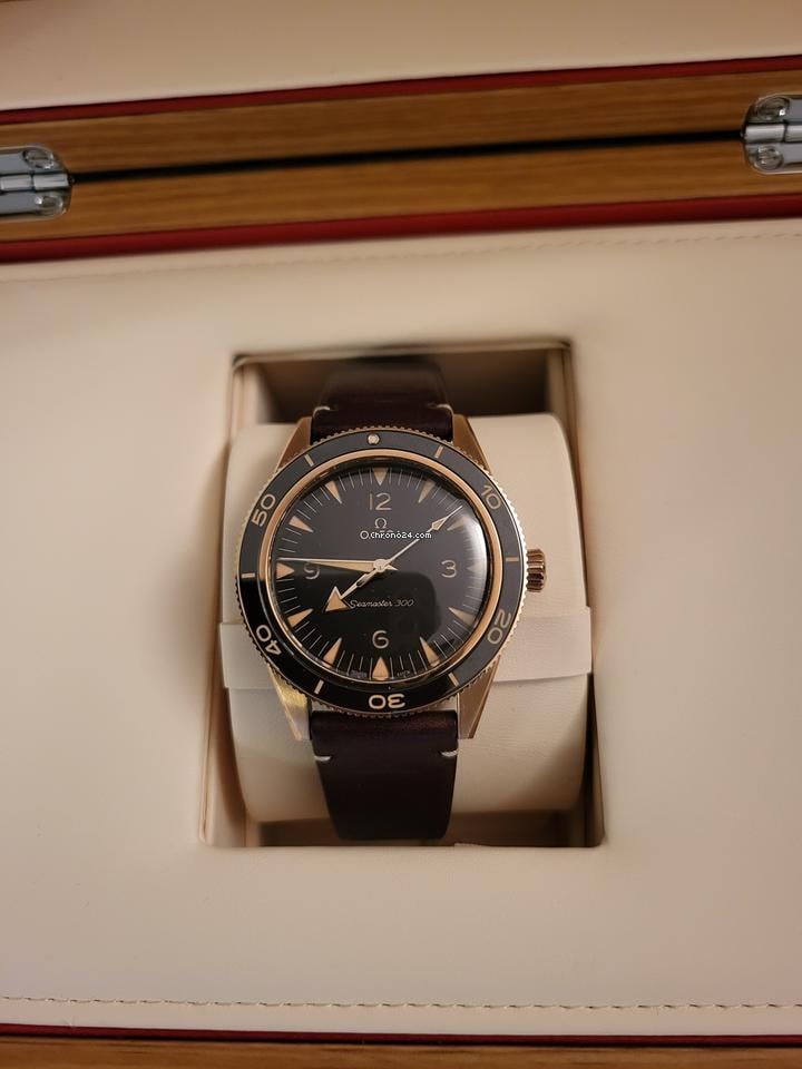 Omega Seamaster 300 Co-Axial Master Chronometer patiniertes Bronze Gold für Liebhaber lebendiger Material