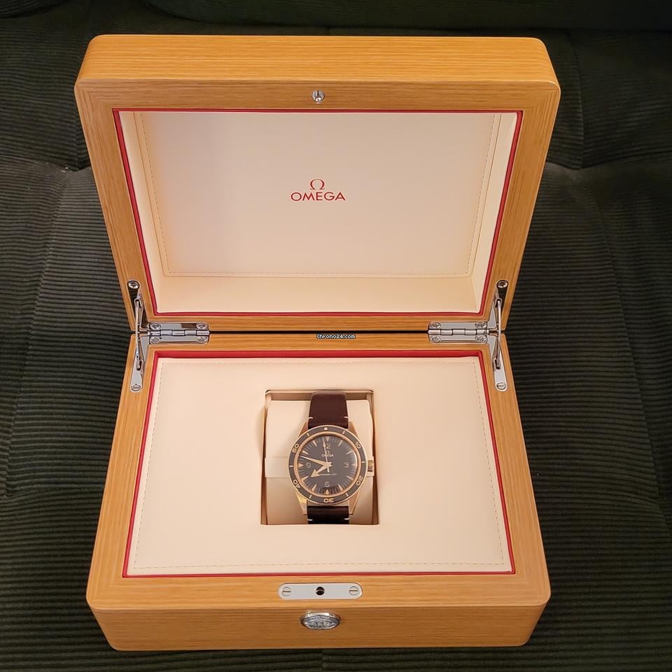 Omega Seamaster 300 Co-Axial Master Chronometer patiniertes Bronze Gold für Liebhaber lebendiger Material