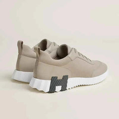 Bouncing sneaker