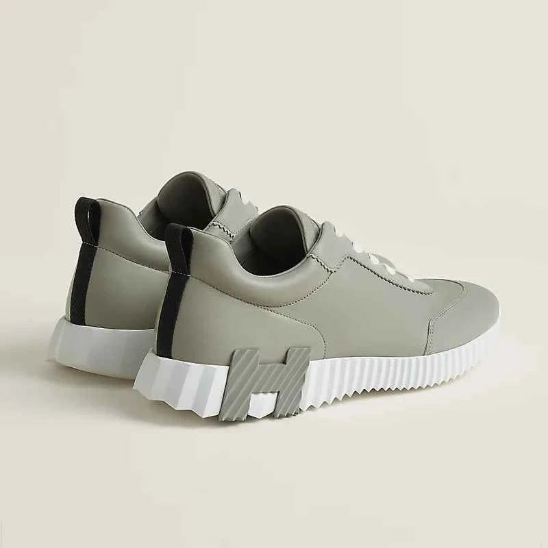 Bouncing sneaker