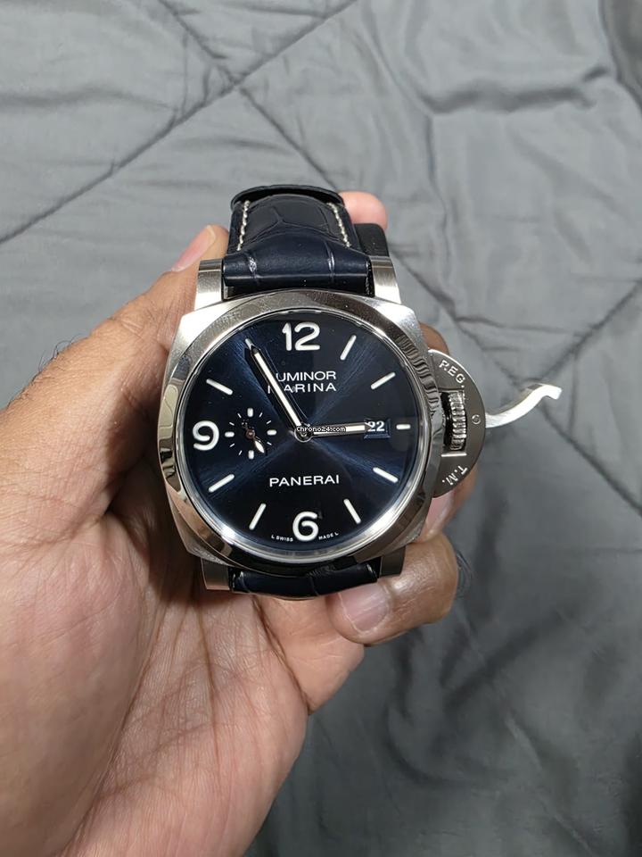 Panerai Luminor Marina comes with extra strap