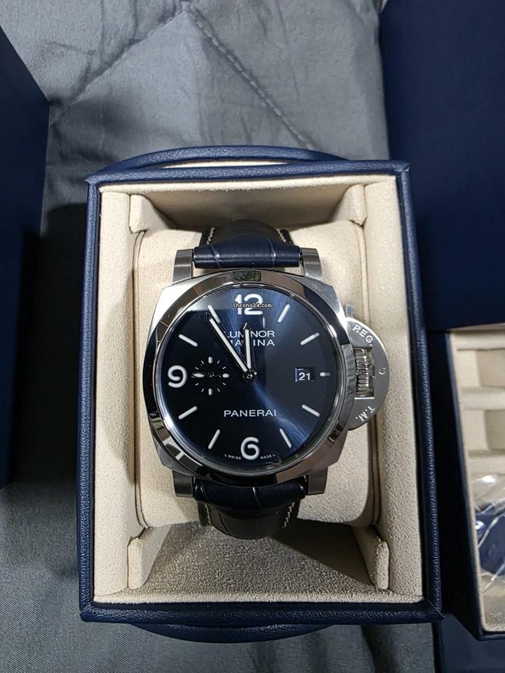 Panerai Luminor Marina comes with extra strap