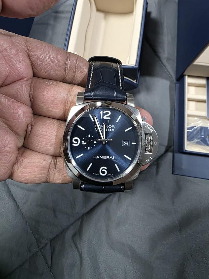 Panerai Luminor Marina comes with extra strap