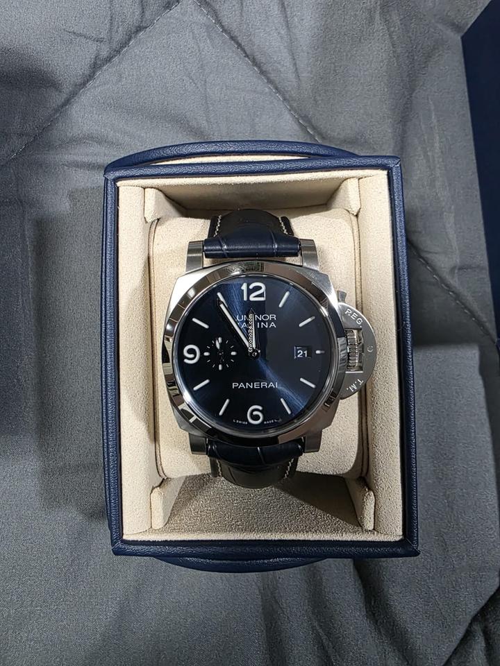 Panerai Luminor Marina comes with extra strap