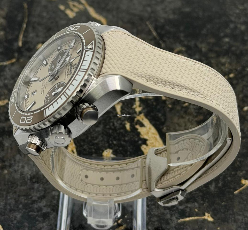 Omega Seamaster Planet Ocean Chronograph New 2026 - Seamaster Planet Ocean 600 M - Chronograph - 45,5 mm - Beige Dial