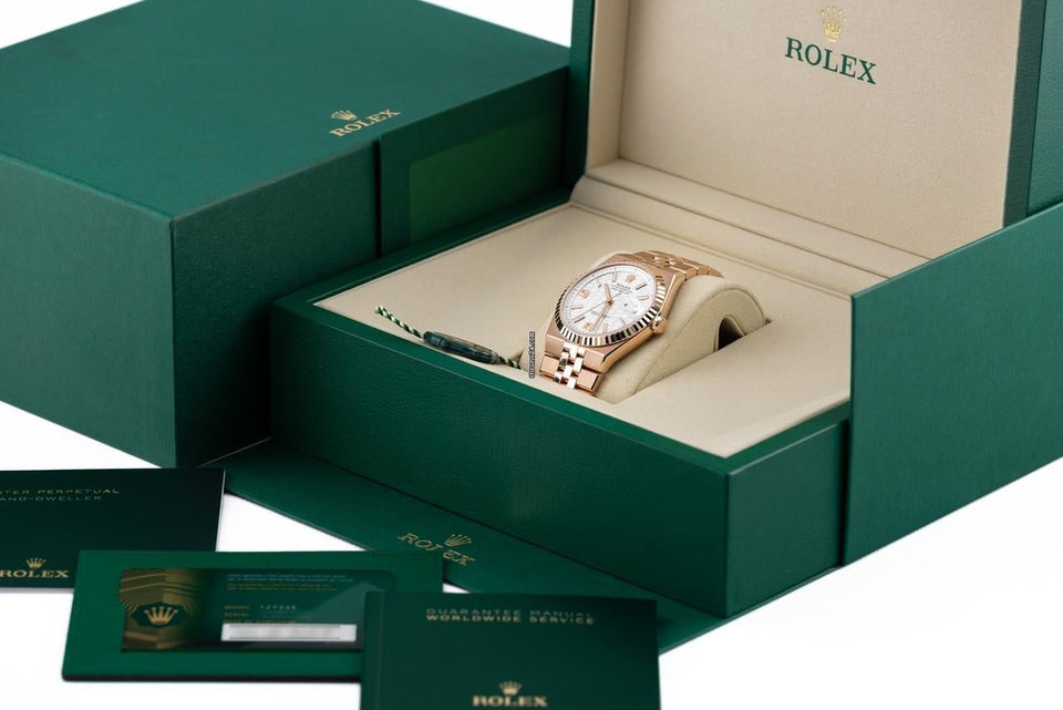 Rolex | Land-Dweller | 127335 | Rose gold | 40 mm | Rose gold | White | Automatic