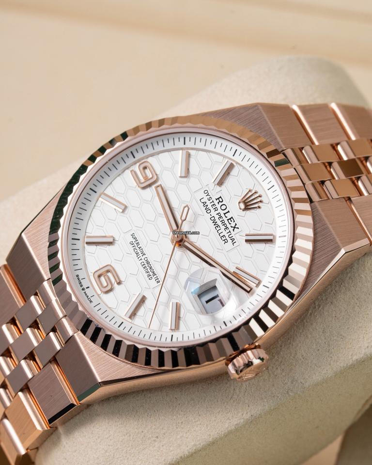Rolex | Land-Dweller | 127335 | Rose gold | 40 mm | White | Automatic