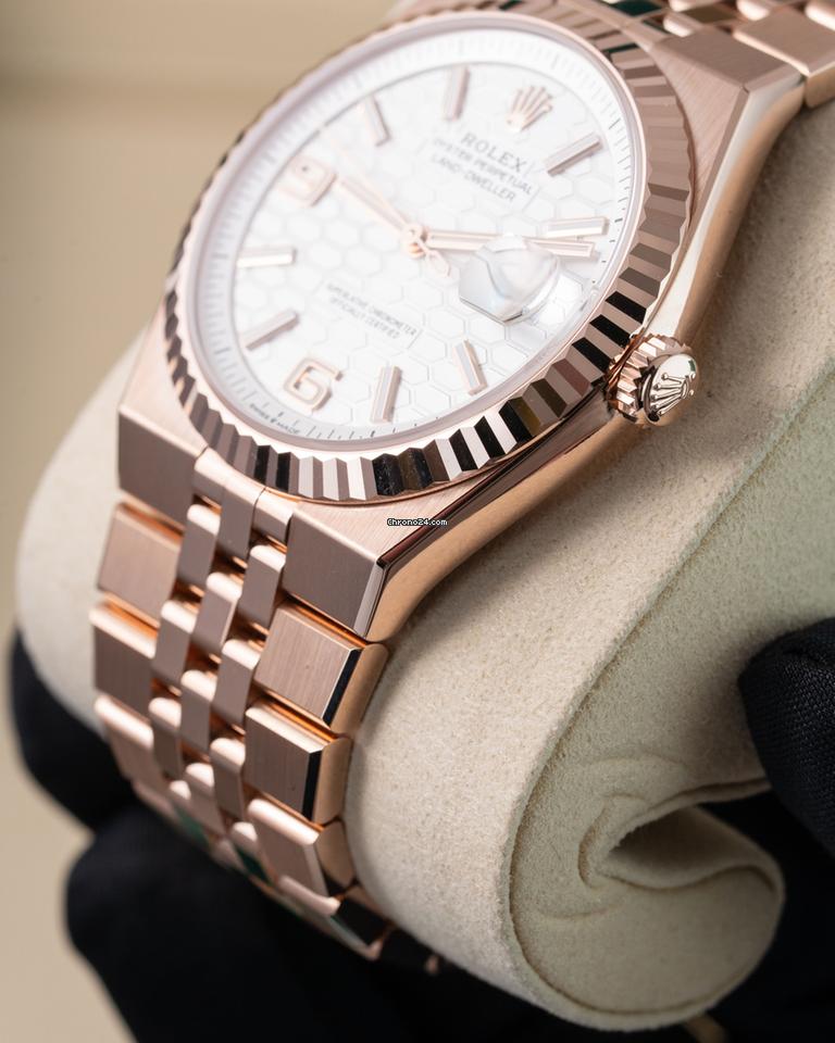 Rolex | Land-Dweller | 127335 | Rose gold | 40 mm | White | Automatic