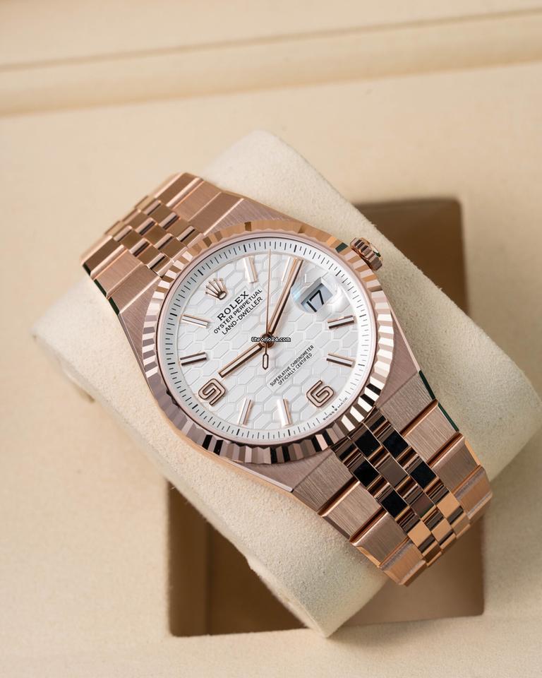 Rolex | Land-Dweller | 127335 | Rose gold | 40 mm | White | Automatic