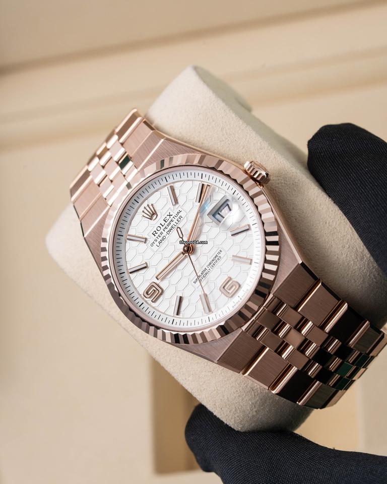 Rolex | Land-Dweller | 127335 | Rose gold | 40 mm | White | Automatic