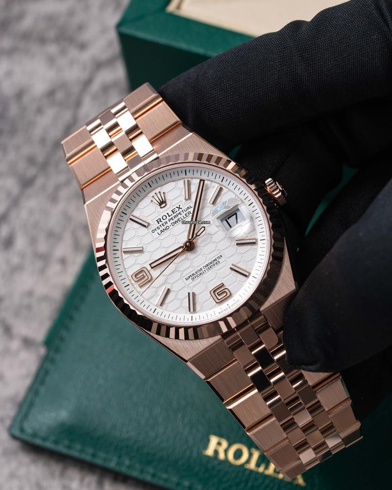 Rolex | Land-Dweller | 127335 | Rose gold | 40 mm | White | Automatic