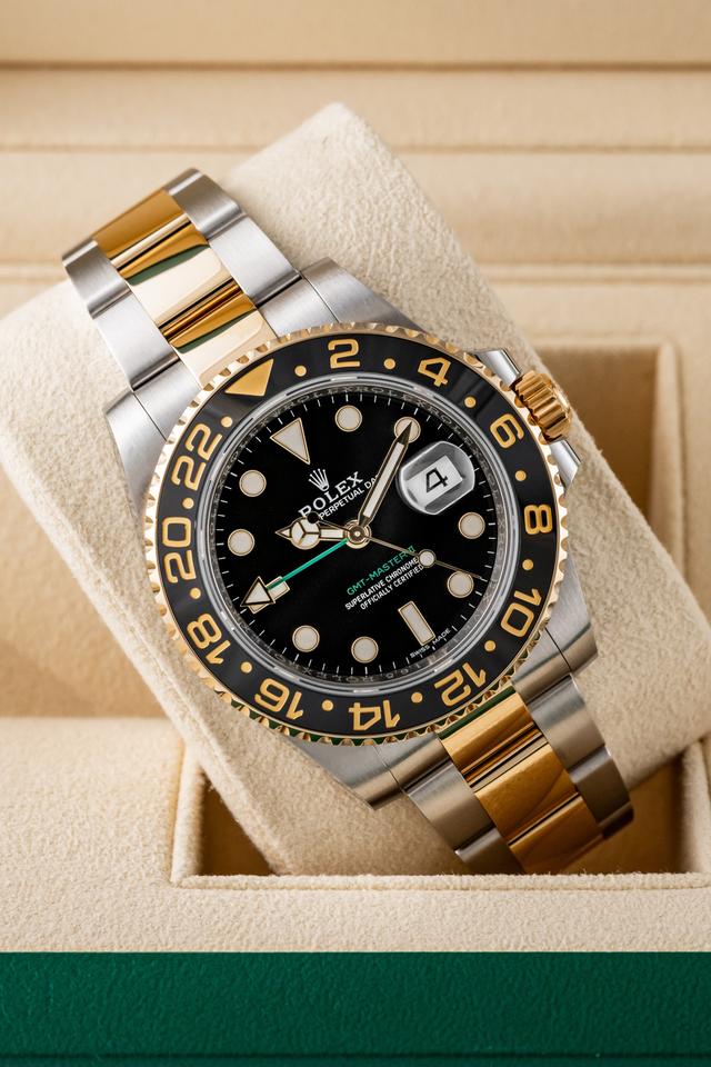 Rolex | GMT-Master II | 116713LN | Gold/Steel | 40 mm | Gold/Steel | Black | Automatic