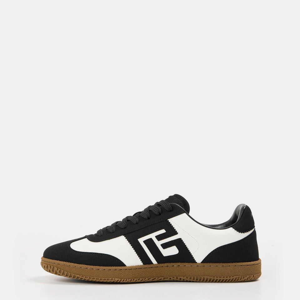 Low-Top Trainers