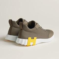 Bouncing sneaker
