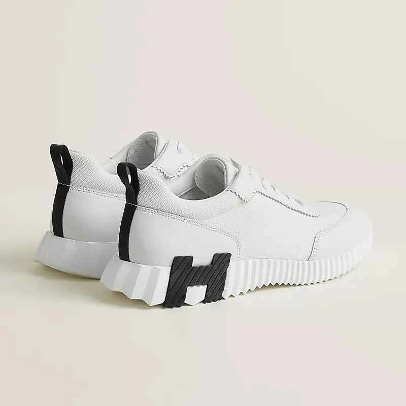 Bouncing sneaker