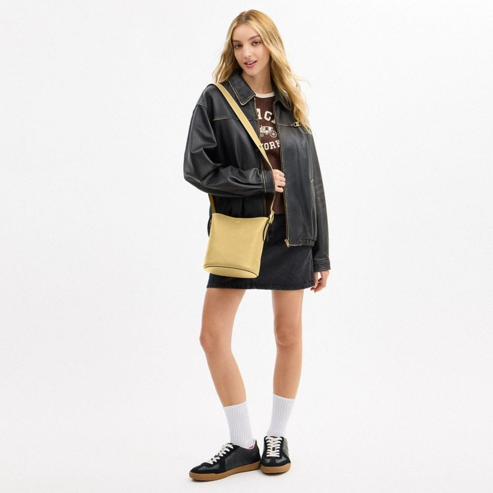 Coach Bleecker Bucket Bag 21 Brass Vanilla