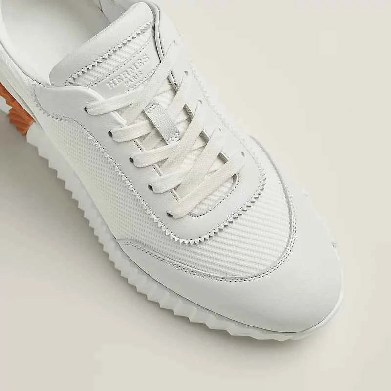 Bouncing sneaker