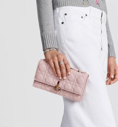 Powder-pink lambskin with Cannage motif