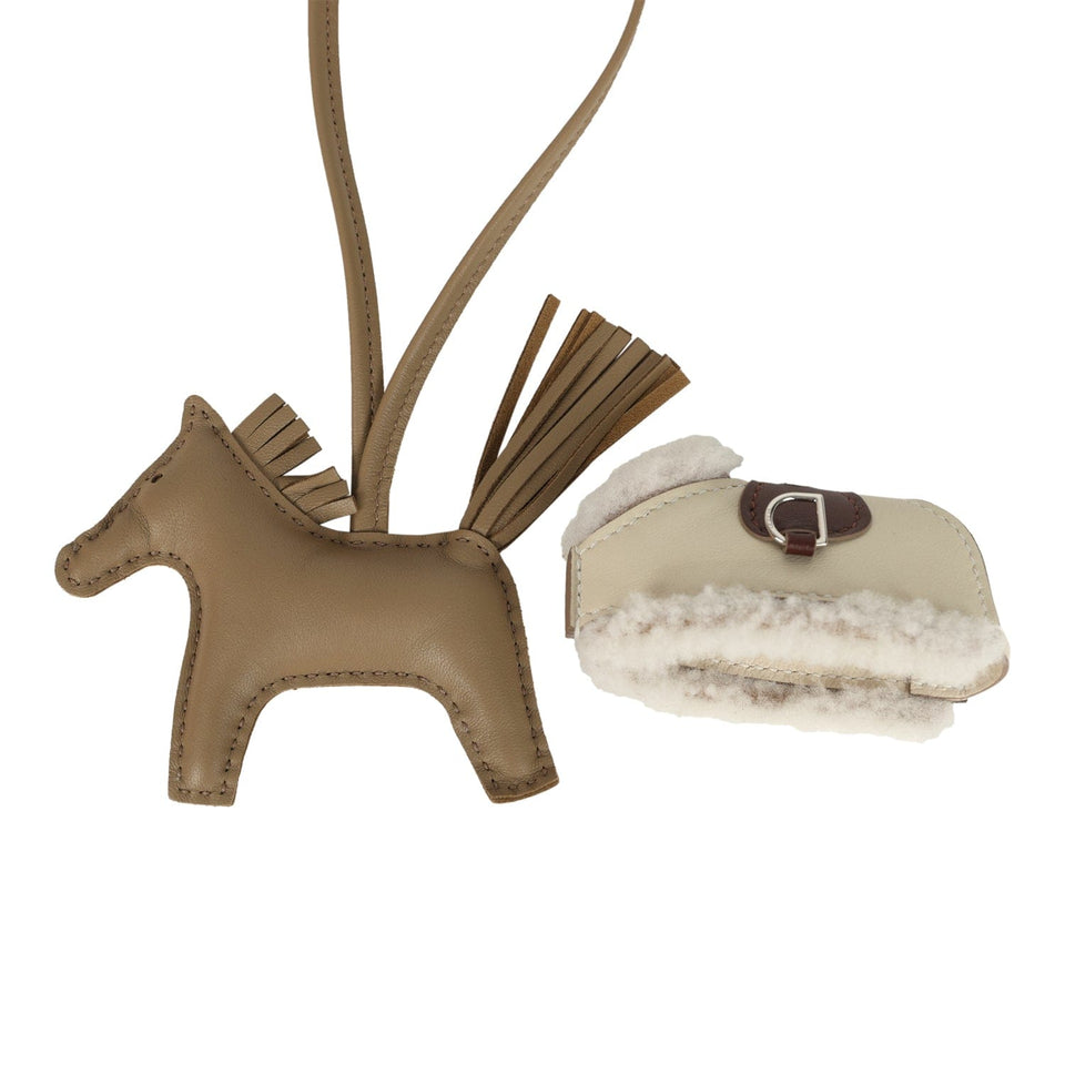 Hermes Rodeo Robeo Plush Charm PM Beige Marfa, Terre, Craie Milo Lambskin and Ecru Merino Wool Palladium Hardware