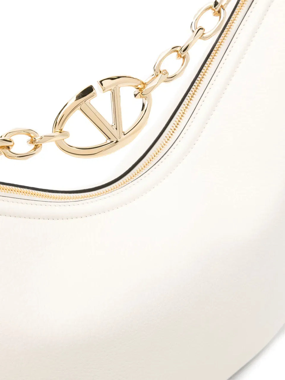 VLogo Signature leather shoulder bag