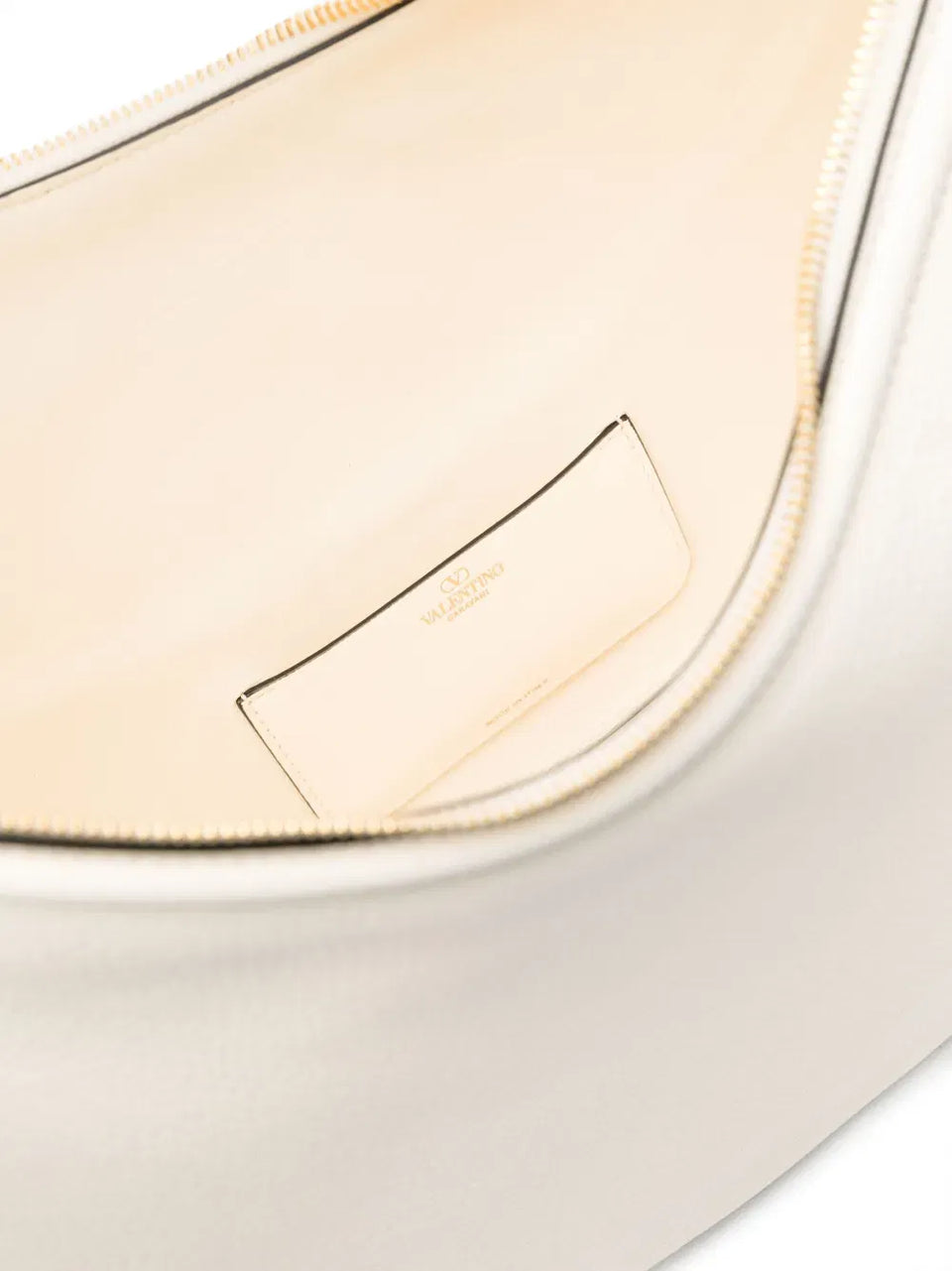 VLogo Signature leather shoulder bag