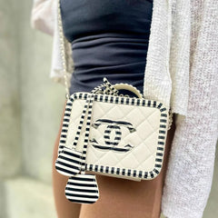 JAH168 - CHANEL Bicolor White/Black Caviar Leather Vanity Case Bag