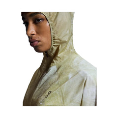 On Ultra Jacket White Caper