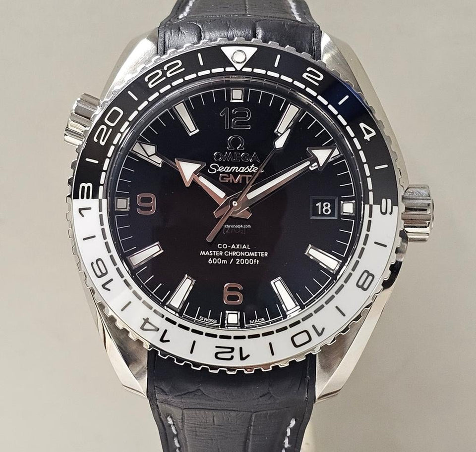 Omega Seamaster Planet Ocean GMT Steel 44 MM - 'Oreo Edition' Black/White Bezel-Box & Papers 2026