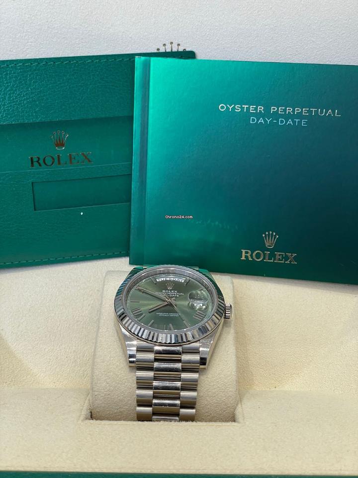 Rolex | Day-Date | 228239 | White gold | 40 mm | White gold | Green | Automatic