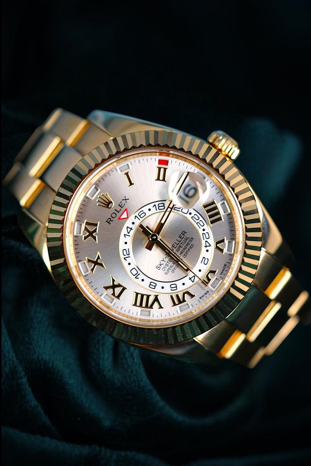 Rolex | Sky-Dweller | 326938 | Yellow gold | 42 mm | Yellow gold | Silver | Automatic