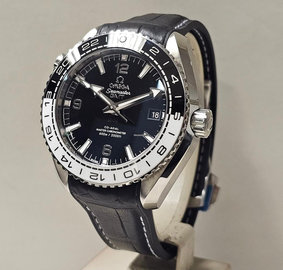 Omega Seamaster Planet Ocean GMT Steel 44 MM - 'Oreo Edition' Black/White Bezel-Box & Papers 2026